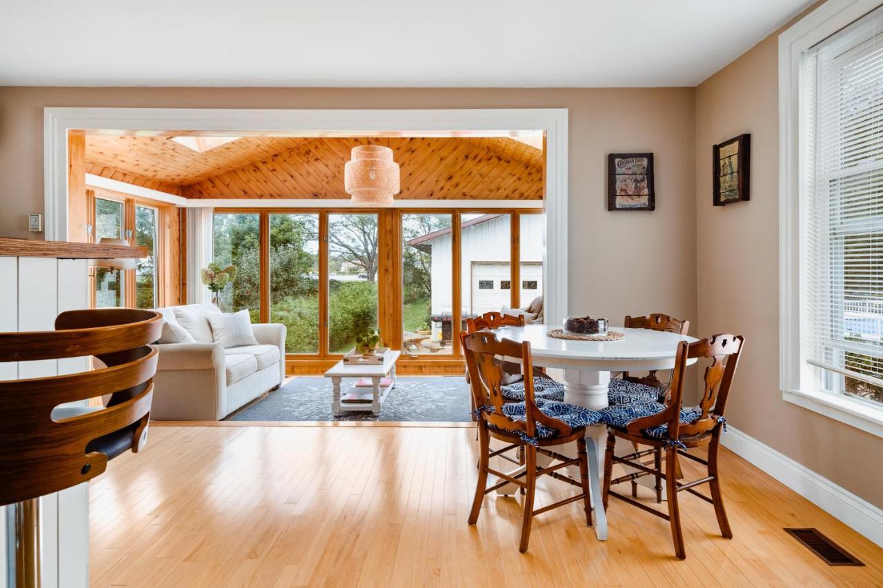 Sunroom On Maple Picton Exterior foto