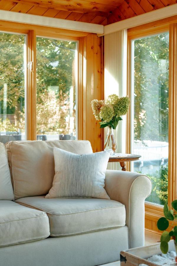 Sunroom On Maple Picton Exterior foto